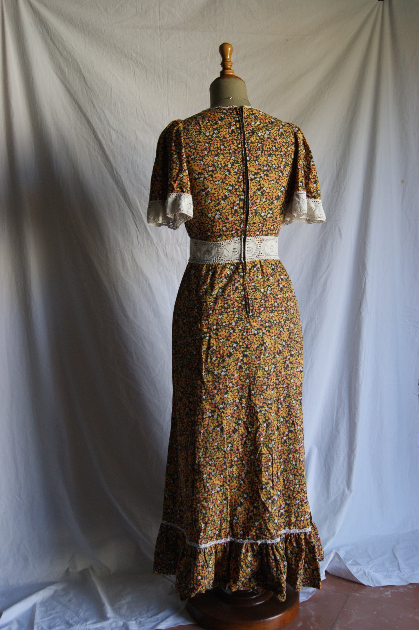 1970s Hand-Sewn Prairie Dress with Hand-Crocheted Details - S/M