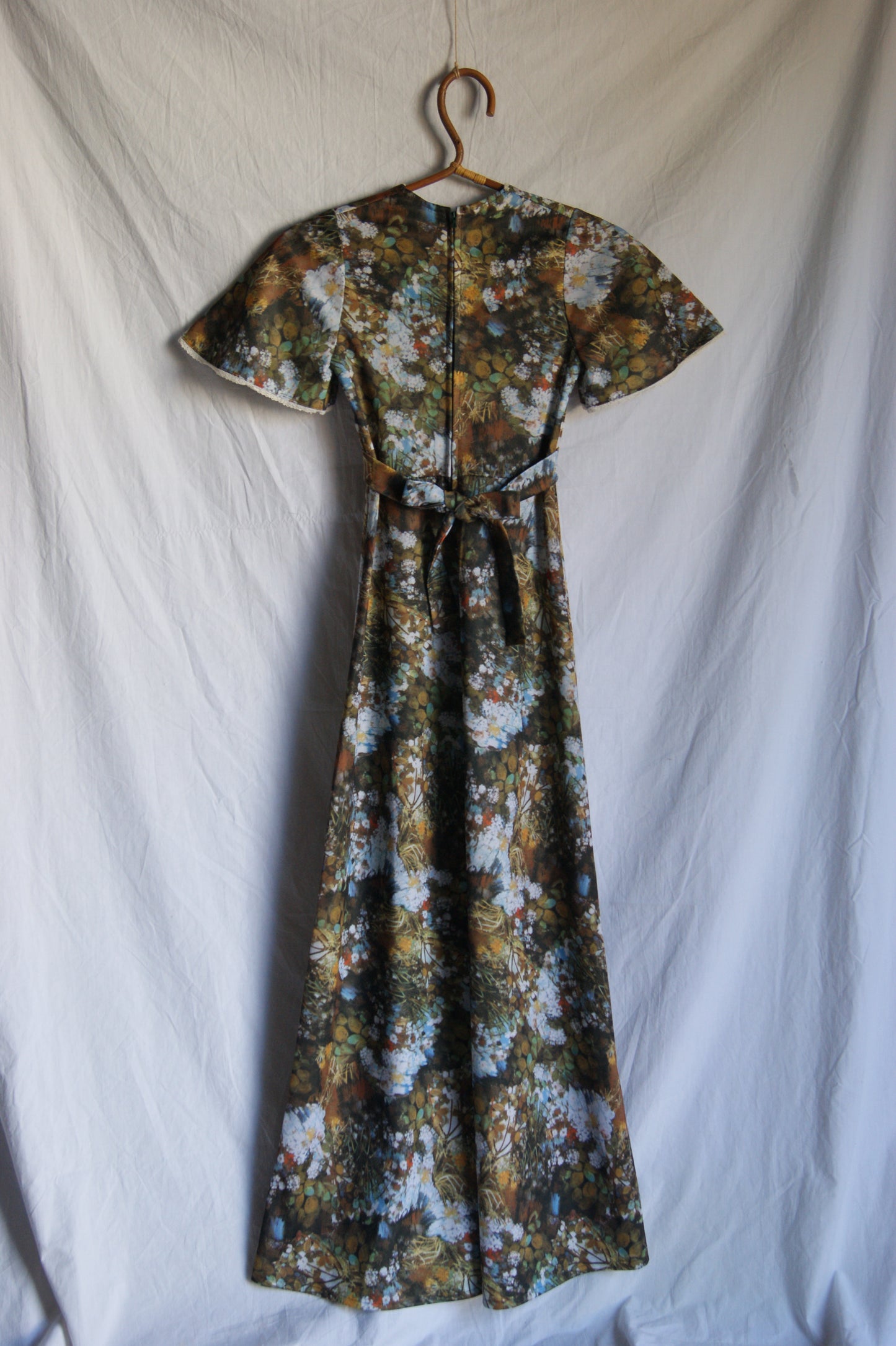 1970s Hand-Sewn Prairie Dress in Nature's Garden Print Syntethic Fabric - XS