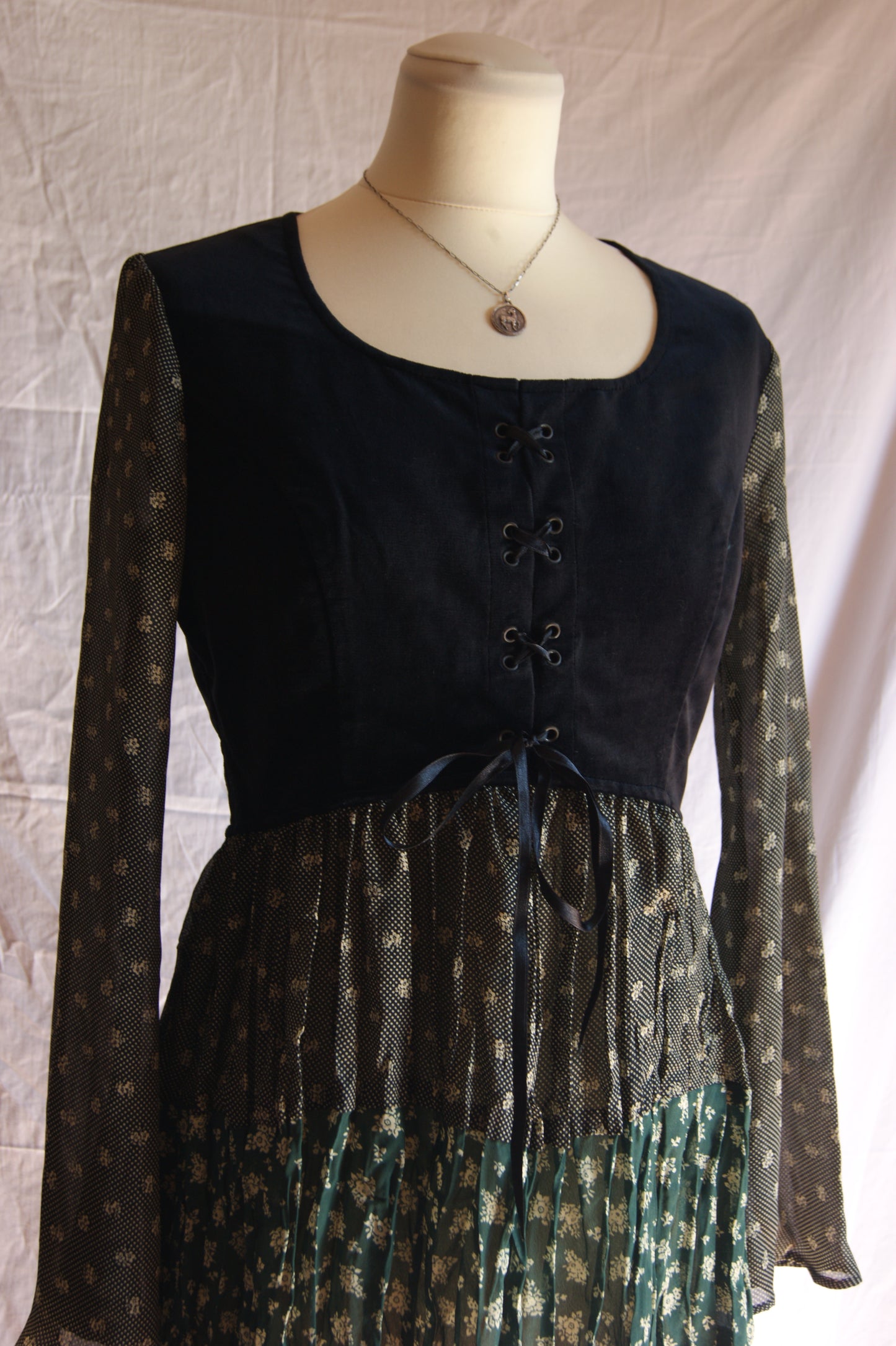 1980s Tiered Floral Dress with Lace-Up Velvet Bodice - S