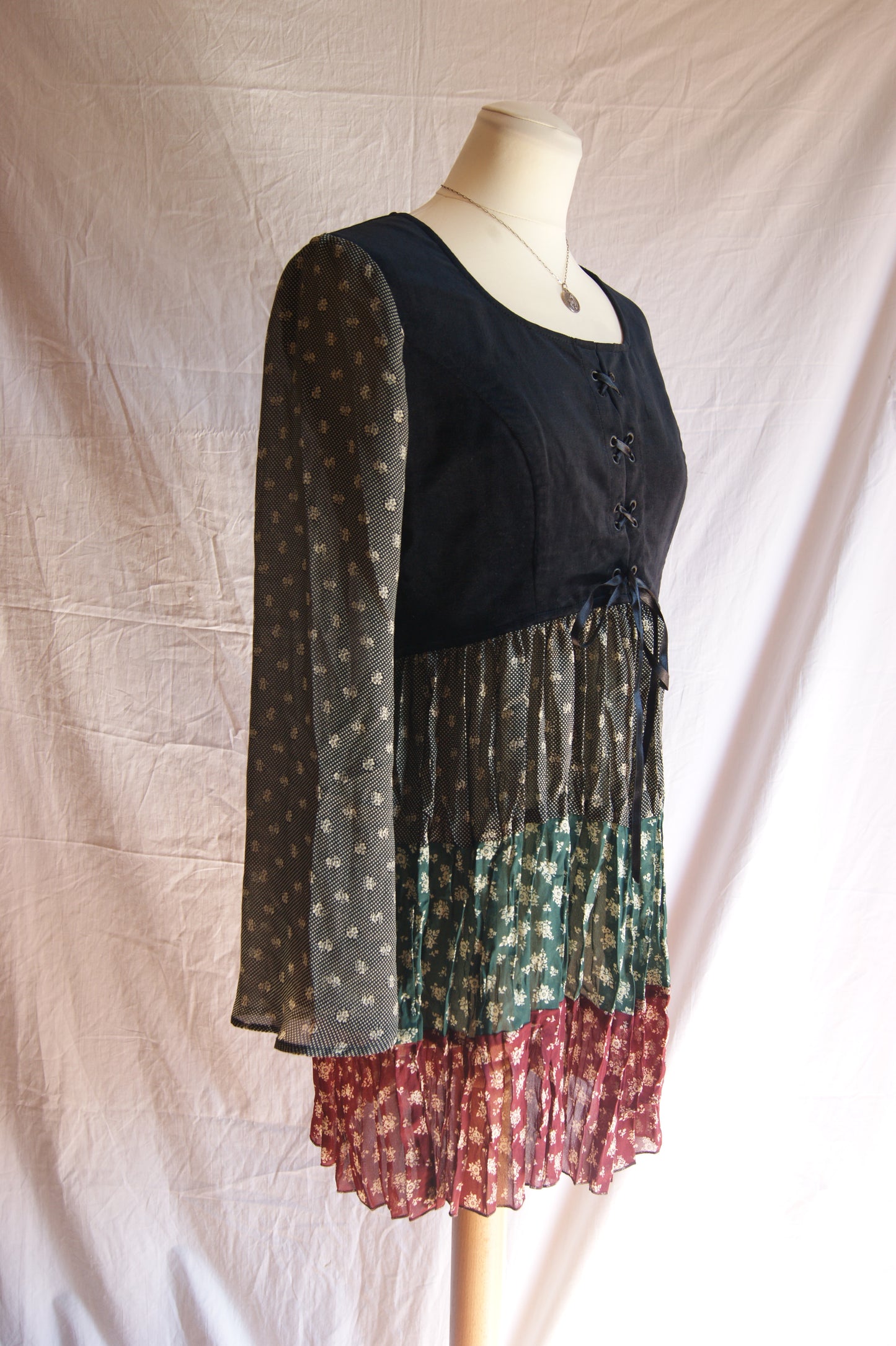 1980s Tiered Floral Dress with Lace-Up Velvet Bodice - S