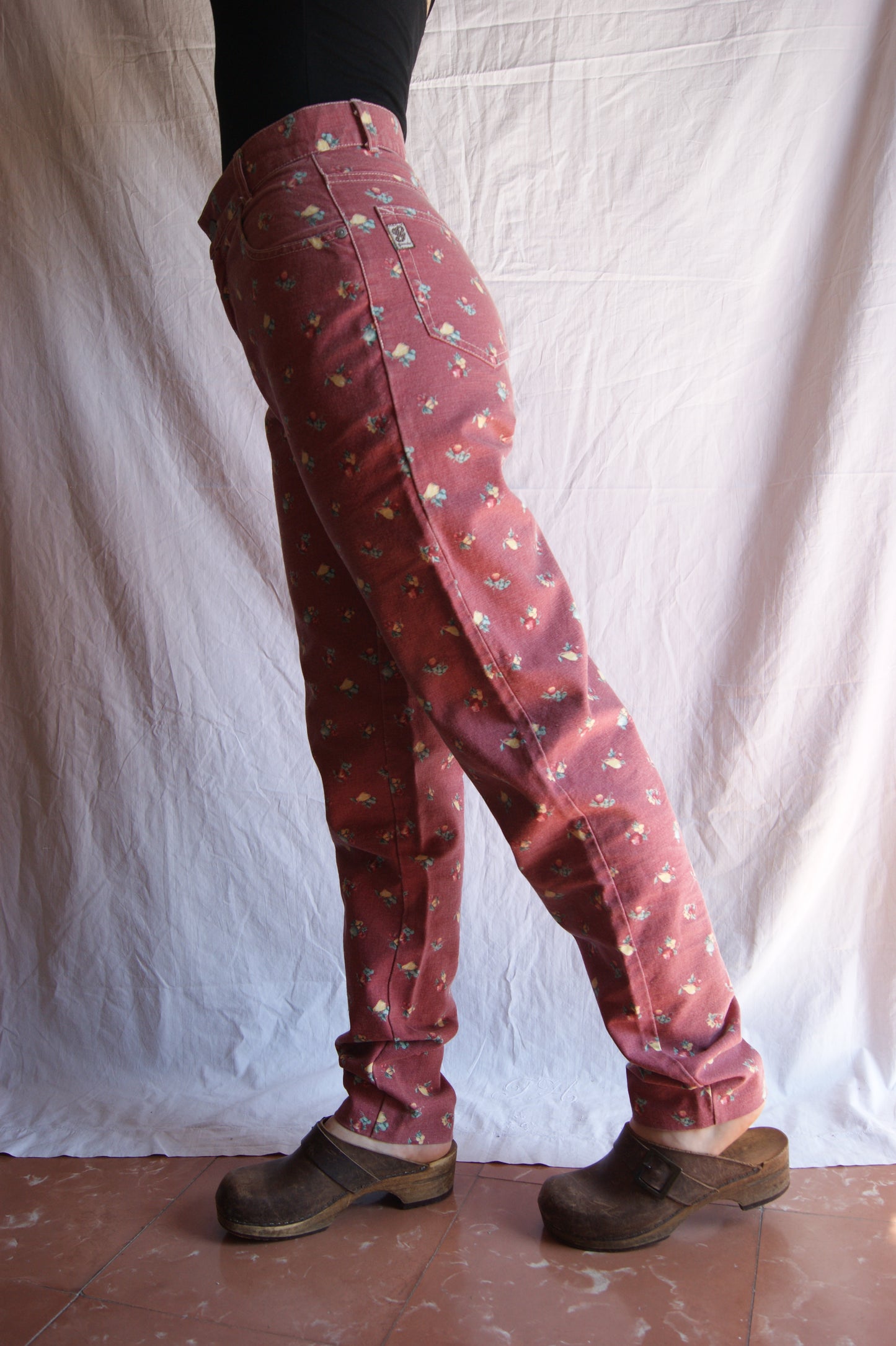 1980s Rose Meadow Fruit Print High-Waisted Trousers - M