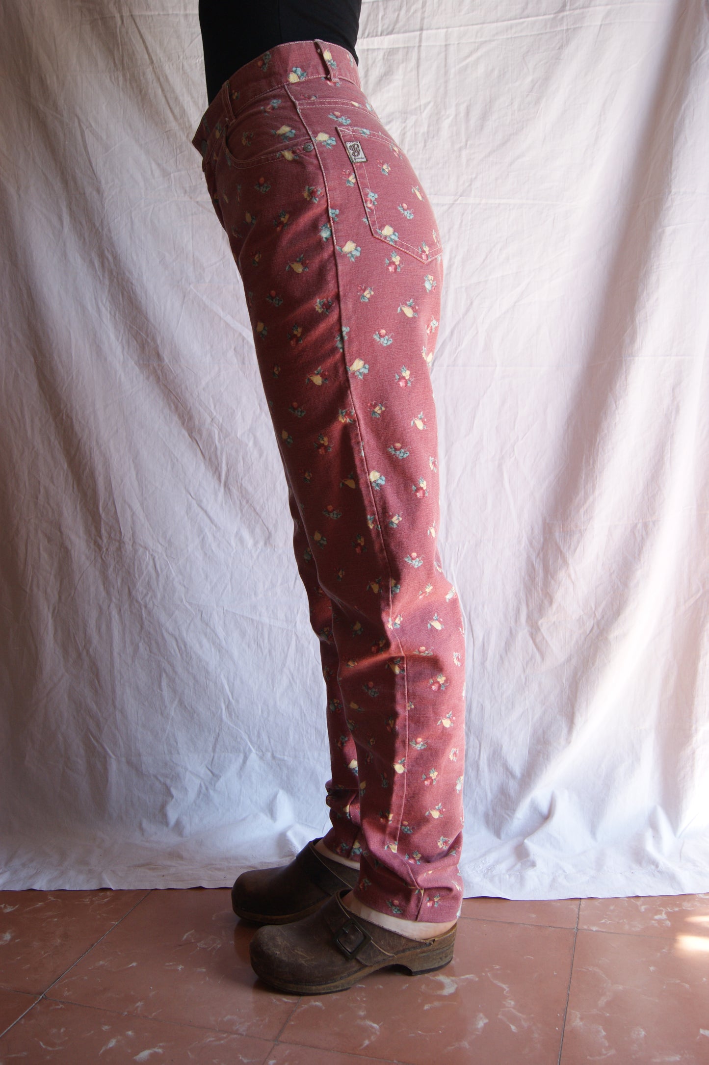 1980s Rose Meadow Fruit Print High-Waisted Trousers - M