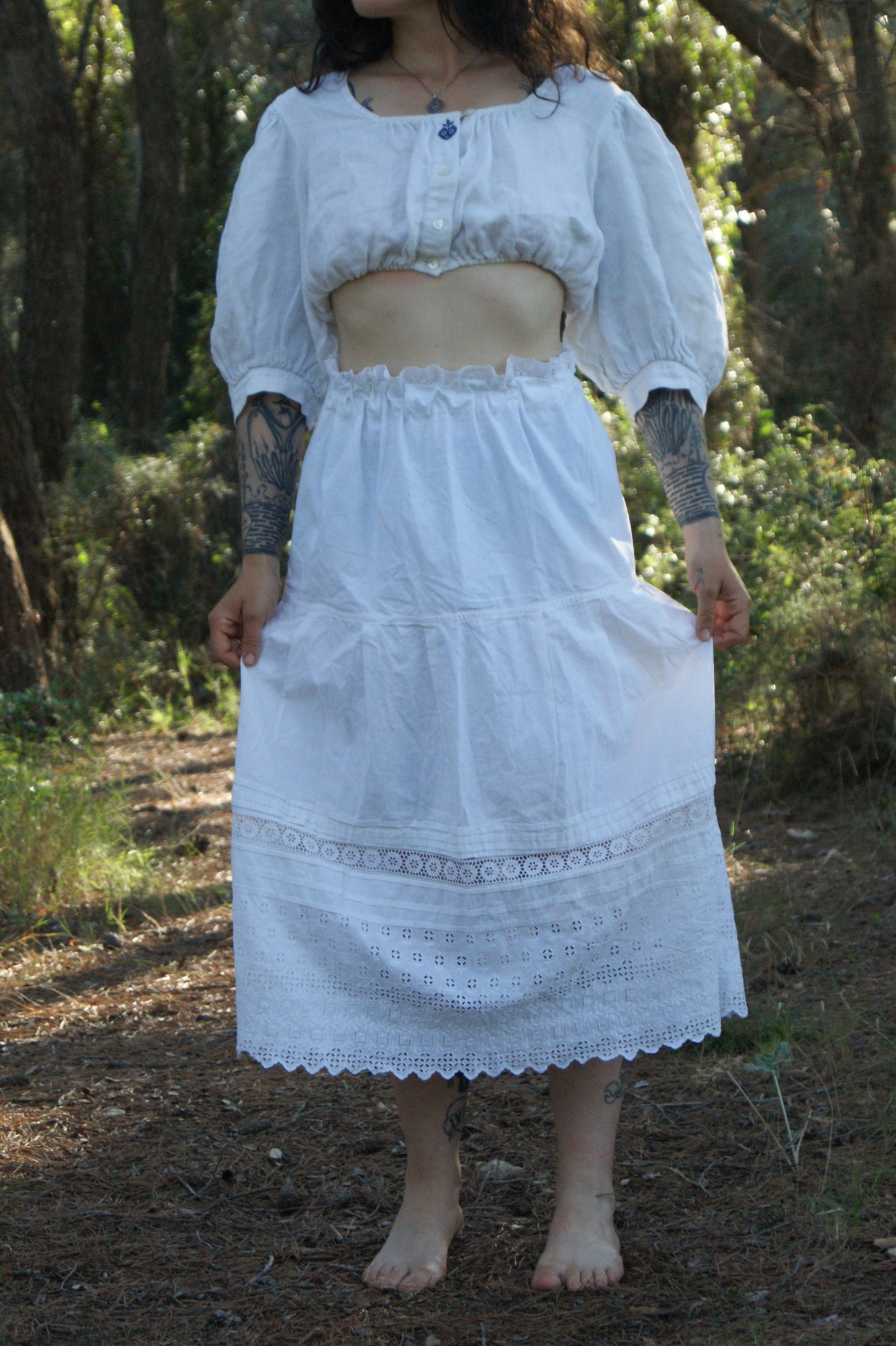 1970s Hand-Embroidered Folk Cotton Crop Blouse with Gathered Sleeves - S/M