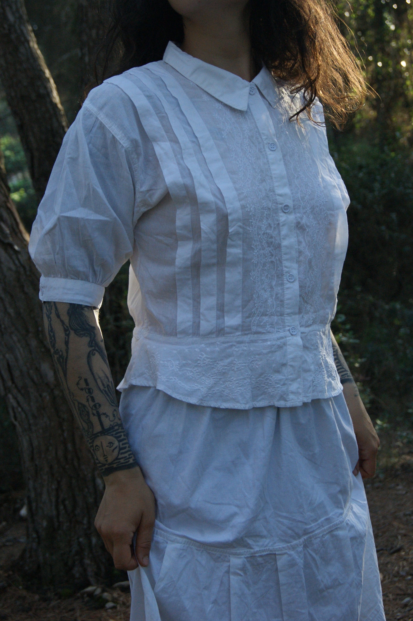 1970s Embroidered Cotton Blouse with Floral Motif - M