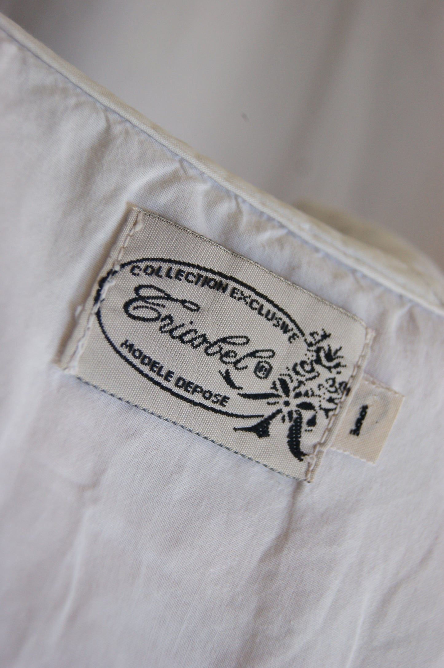1980s White Eyelet Cotton Blouse with Scalloped Collar - M/L