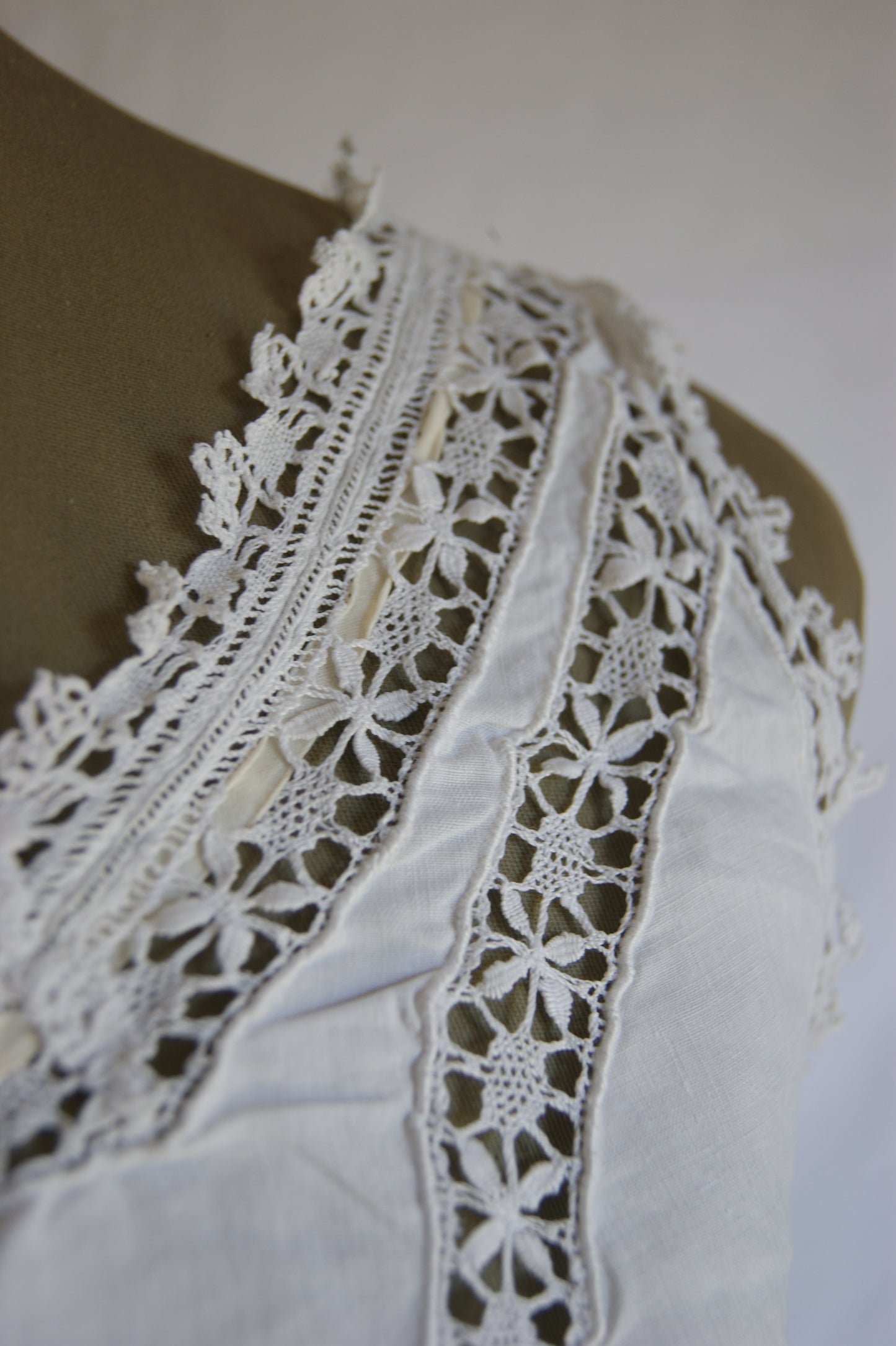 Late 1800s Antique Cotton Corset Cover with Intricate Lacework Trim - S