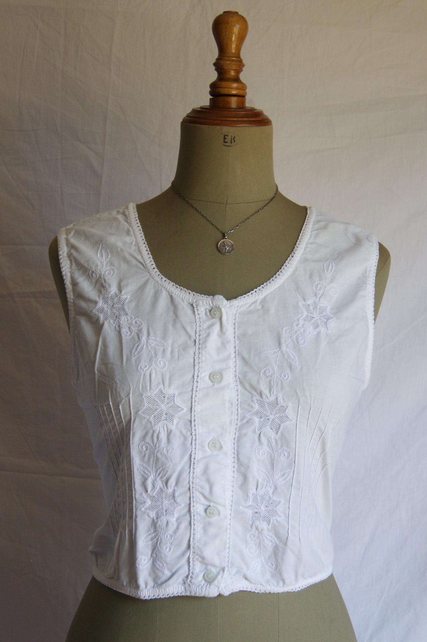 1950s Floral Embroidered Cotton Blouse Vest - M