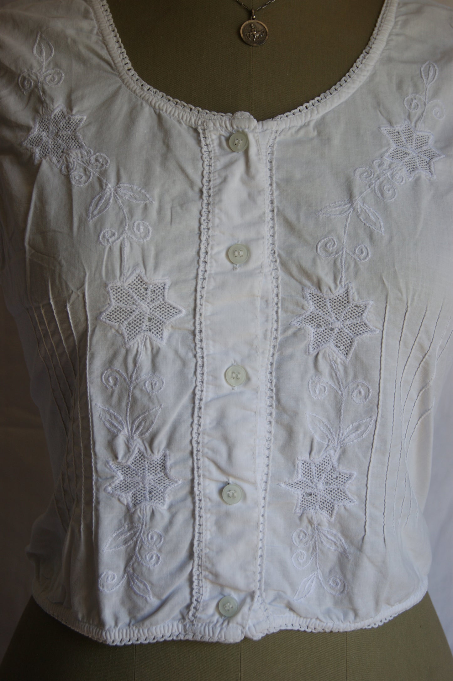 1950s Floral Embroidered Cotton Blouse Vest - M
