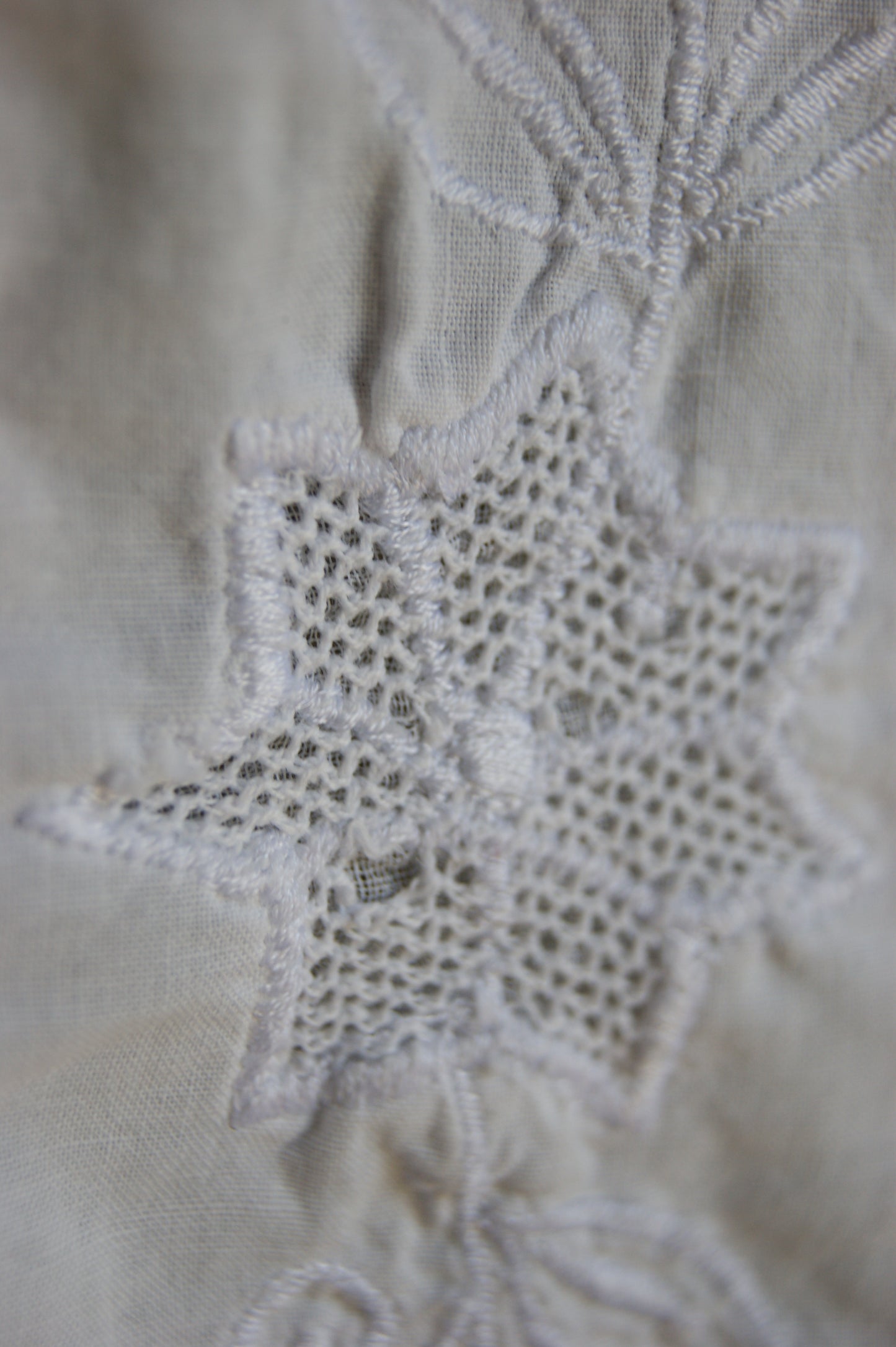 1950s Floral Embroidered Cotton Blouse Vest - M