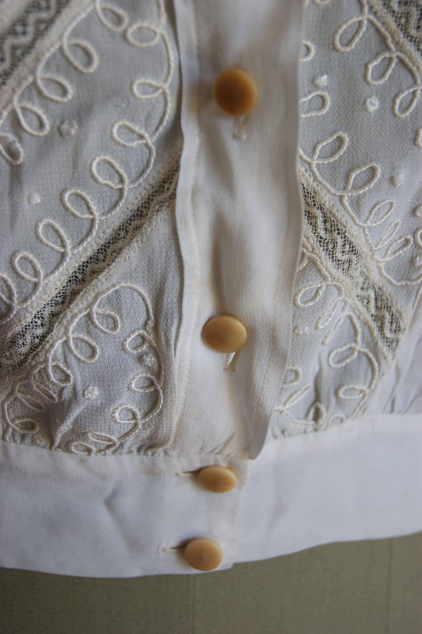 1970s Chevron Lace Victorian-Inspired Crop Blouse with Ribbon Tie - S/M