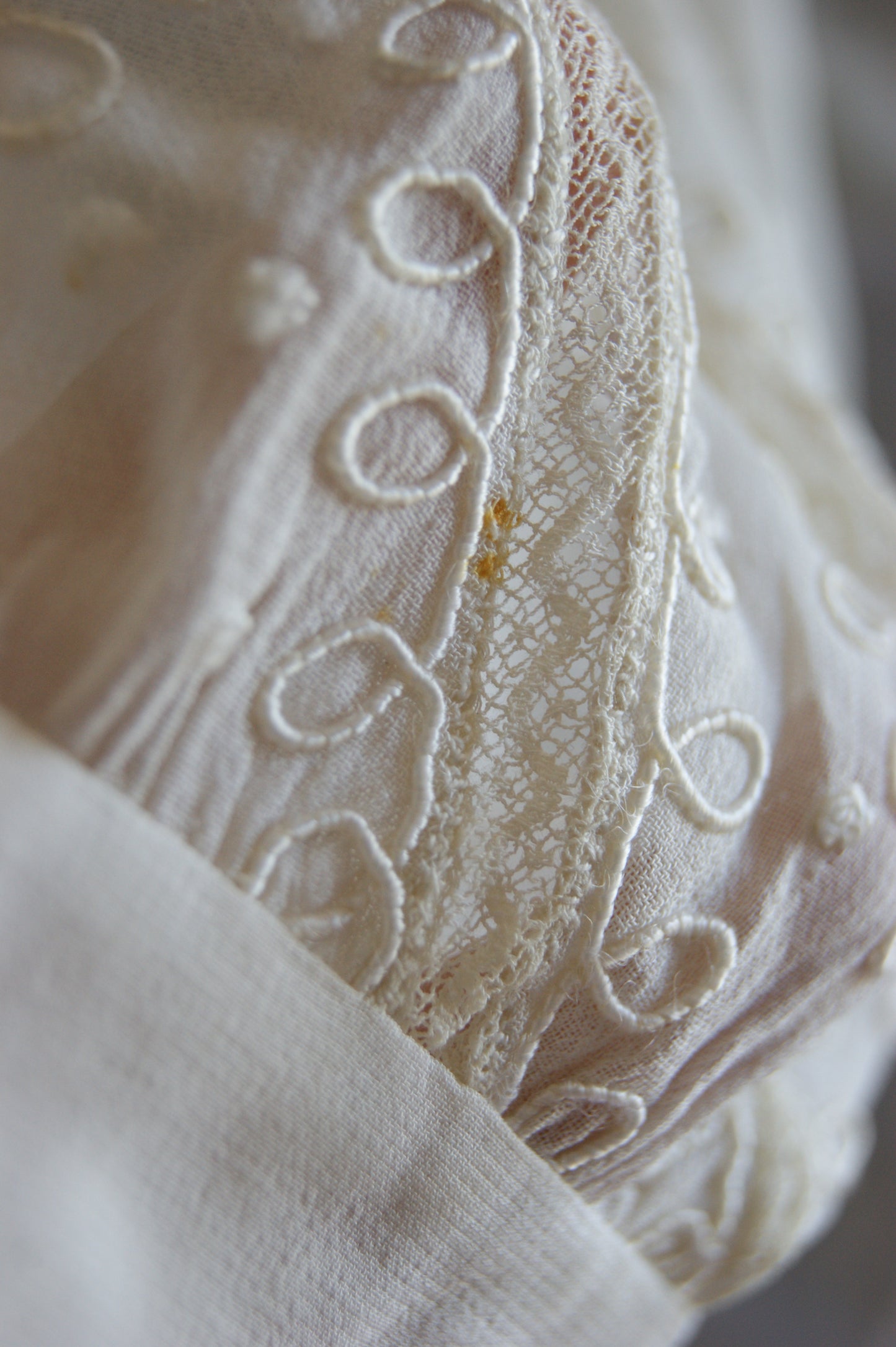 1970s Chevron Lace Victorian-Inspired Crop Blouse with Ribbon Tie - S/M