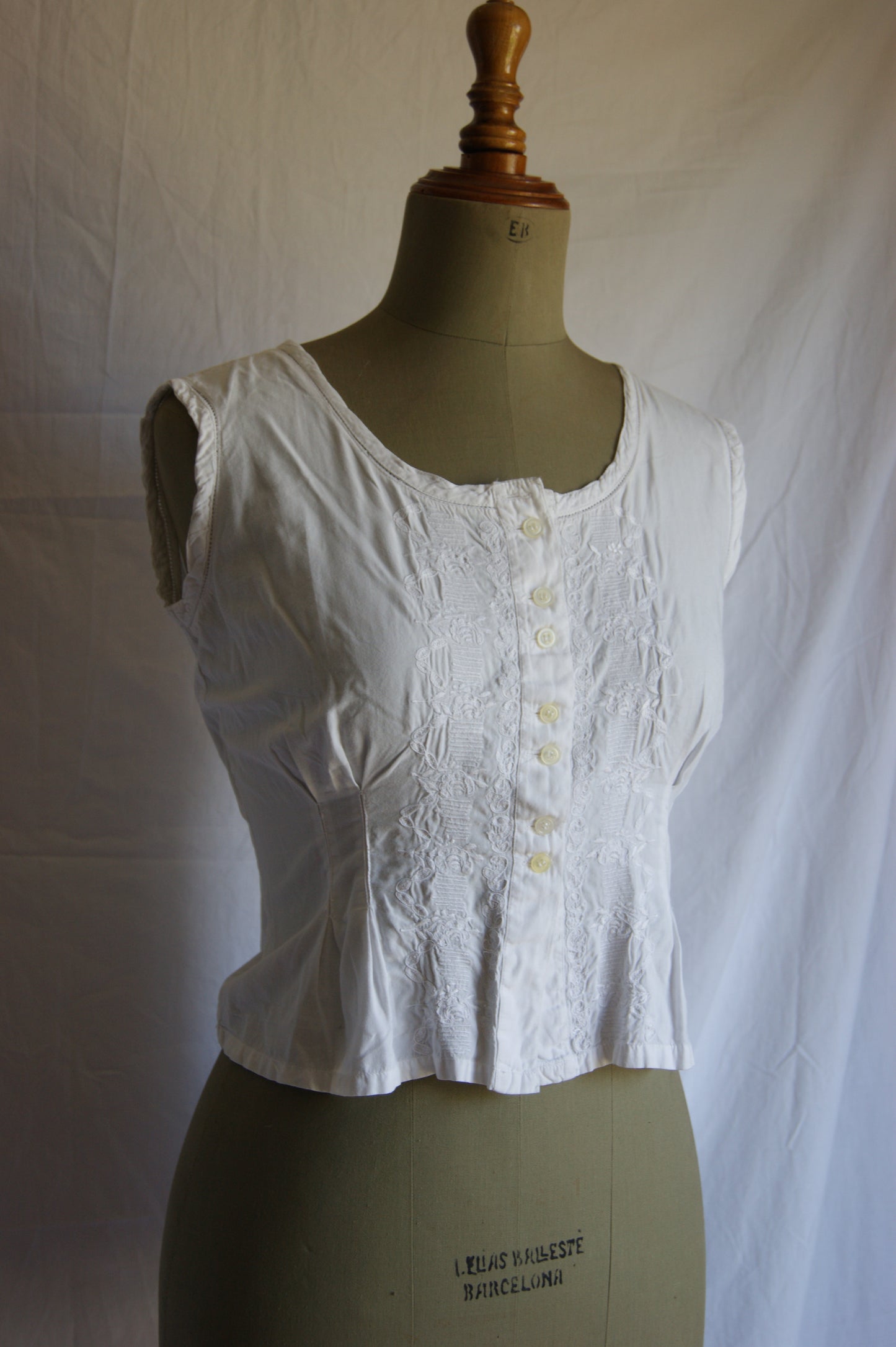 1980s White Cotton Peasant Blouse with Intricate Embroidered Trim - M/L