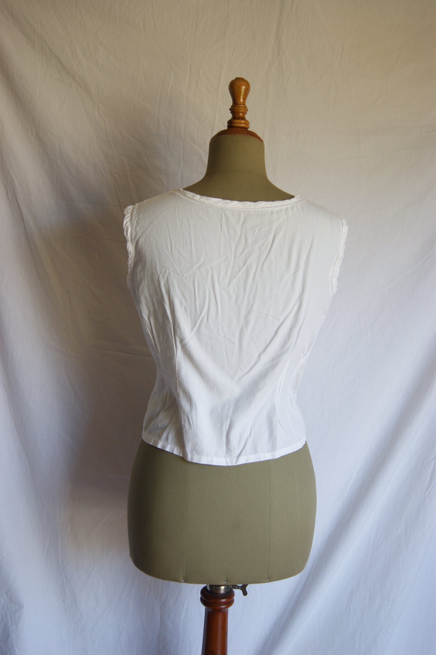1980s White Cotton Peasant Blouse with Intricate Embroidered Trim - M/L