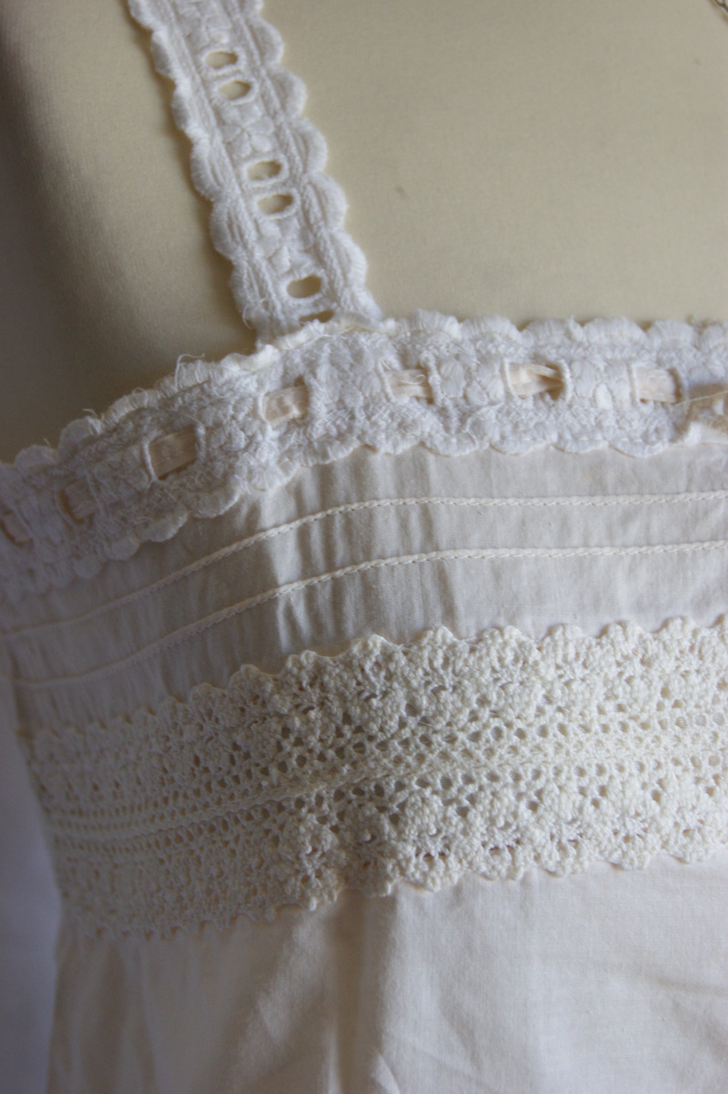 1940s Hand-Made Pale Salmon Cotton Camisole with Lace Trim Bodice - S/M