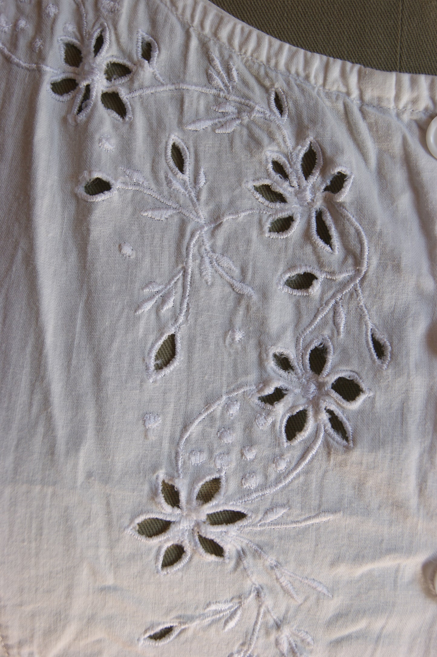 1980s Cotton Eyelet Crop Top with Buttons - XS/S