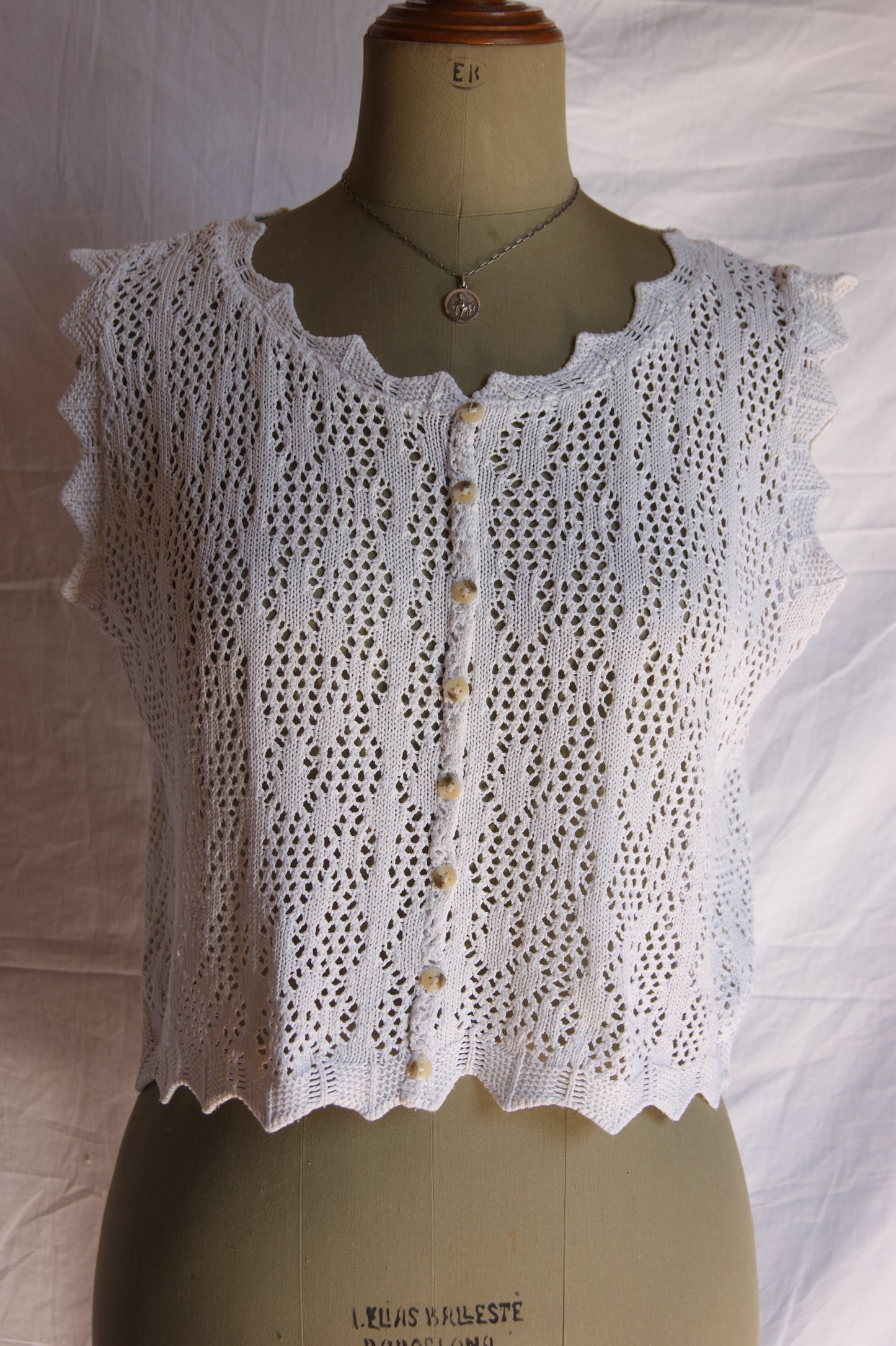 1970s Hand-Crocheted Oversized Cotton Lace Top with Scalloped Edges - M