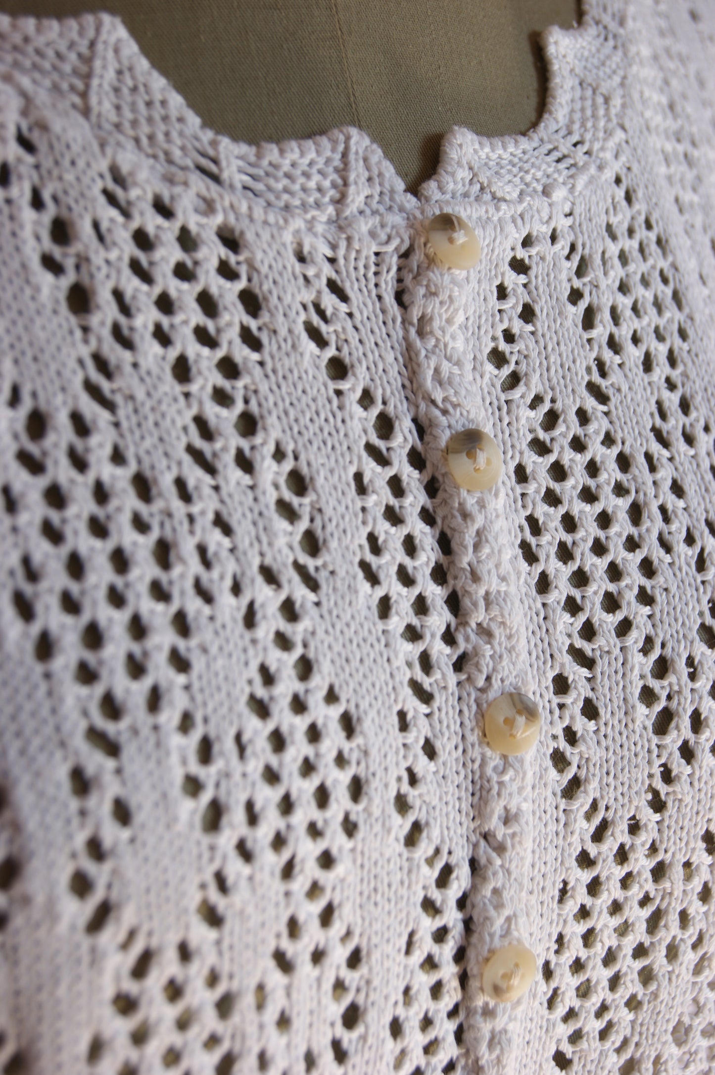 1970s Hand-Crocheted Oversized Cotton Lace Top with Scalloped Edges - M