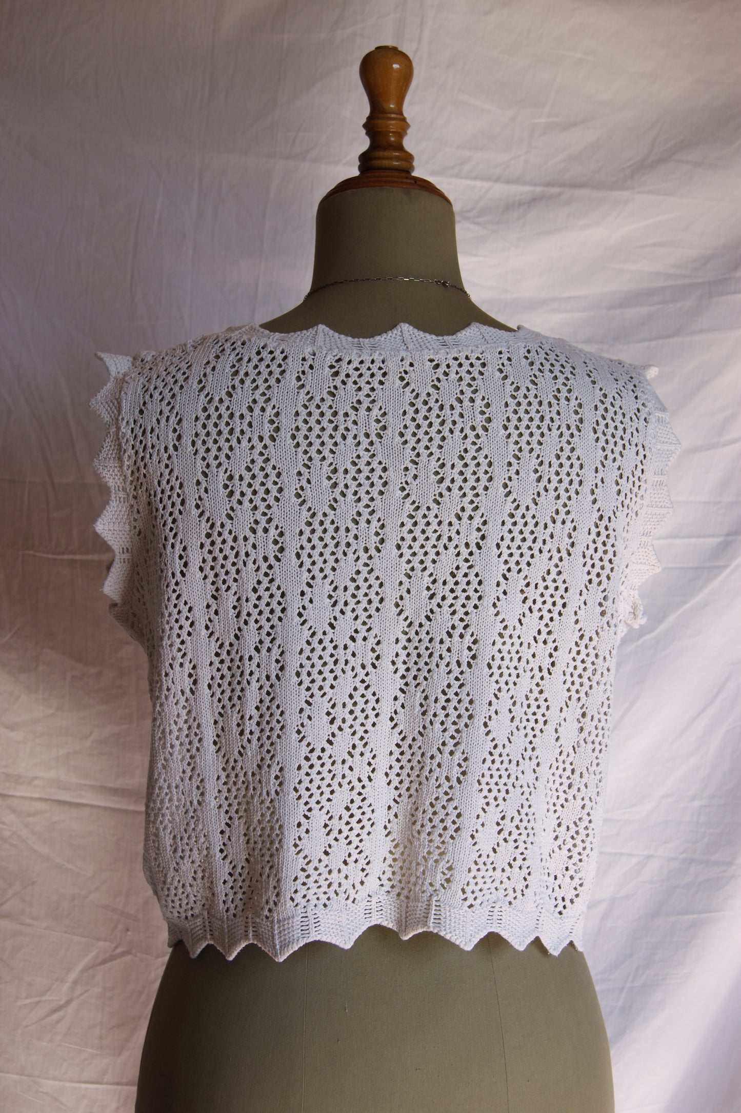 1970s Hand-Crocheted Oversized Cotton Lace Top with Scalloped Edges - M