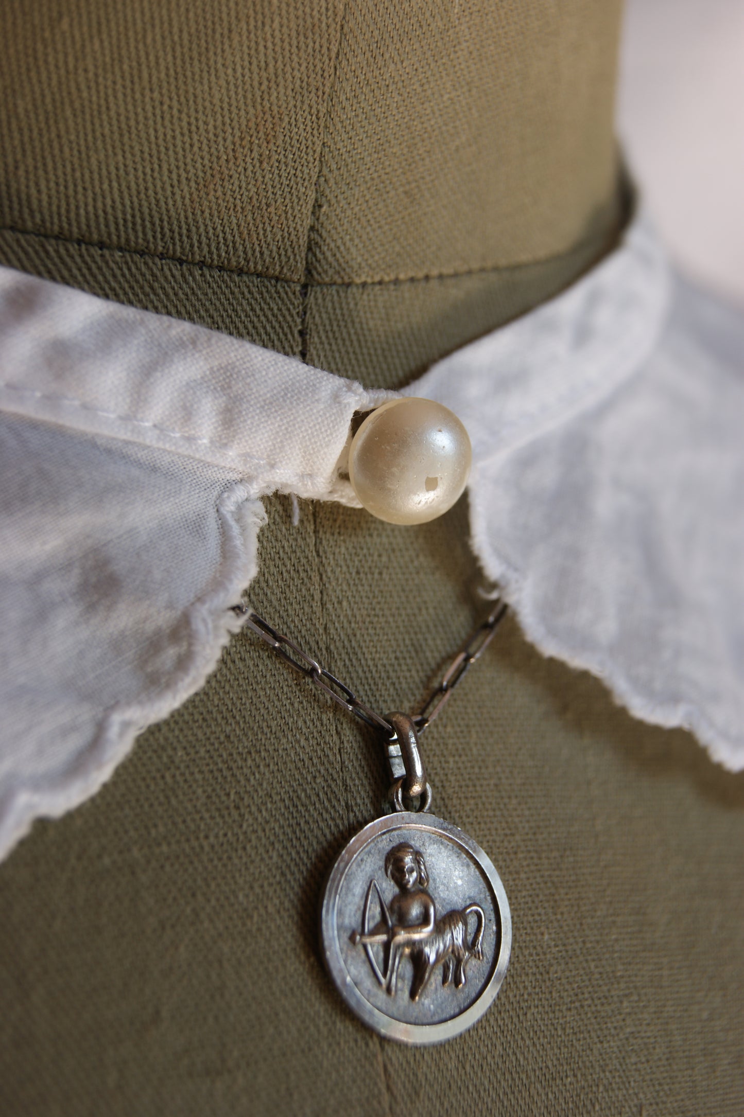 1920s Hand-Embroidered Cotton Peter Pan Collar with Scalloped Edges