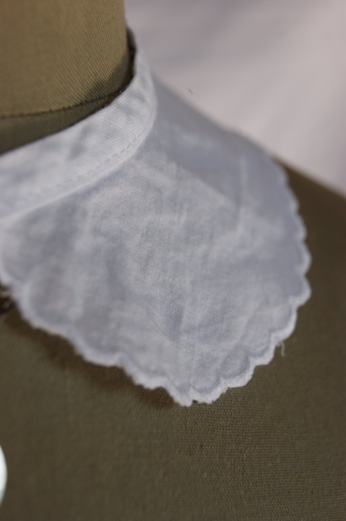 1920s Hand-Embroidered Cotton Peter Pan Collar with Scalloped Edges