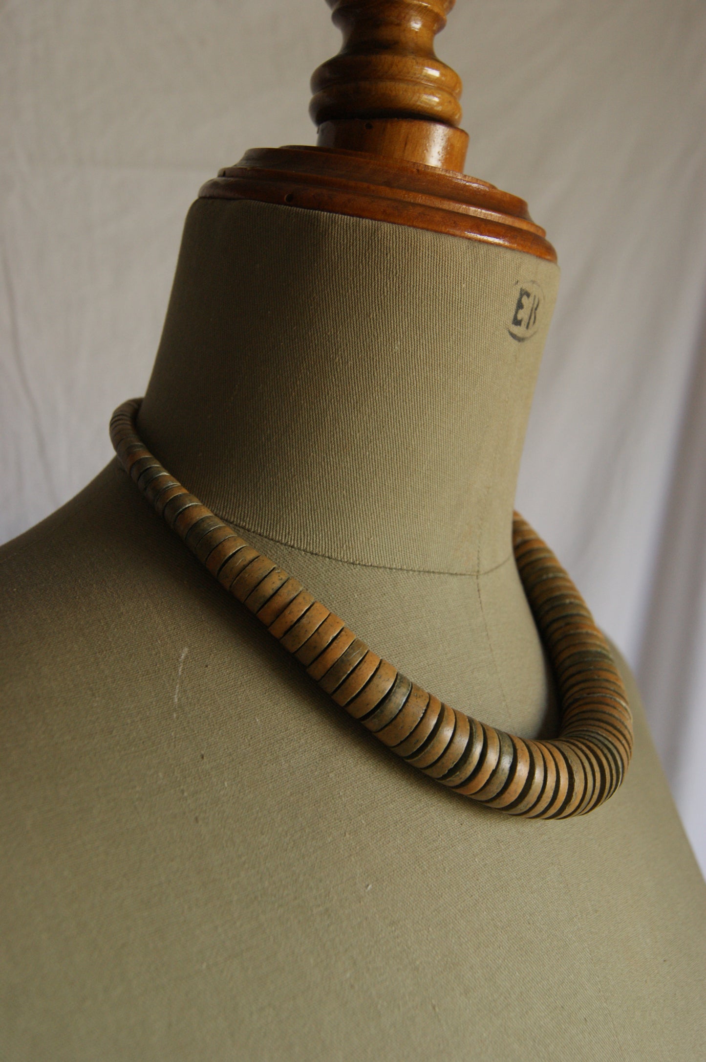 1970s Graduated Wooden Disc Necklace