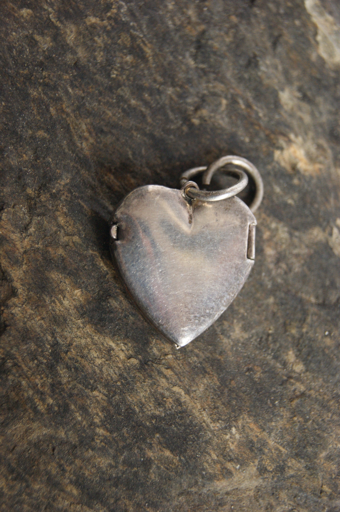 1920s Antique Heart Photo Locket