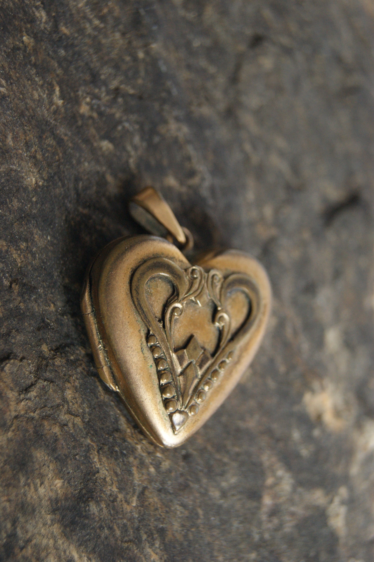 Late 1800s Antique Heart Photo Locket