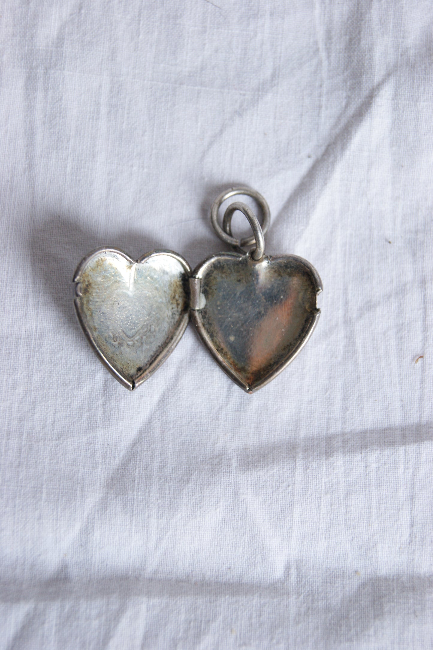 1920s Antique Heart Photo Locket