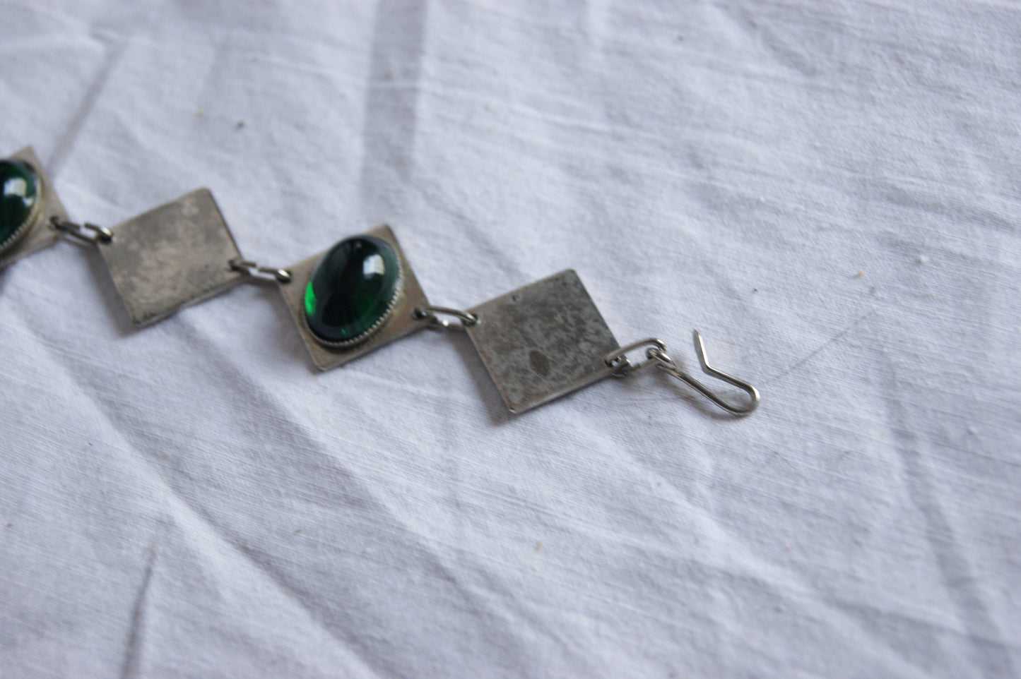 1970s Hand-Crafted Silver & Emerald Green Glass Geometric Bracelet