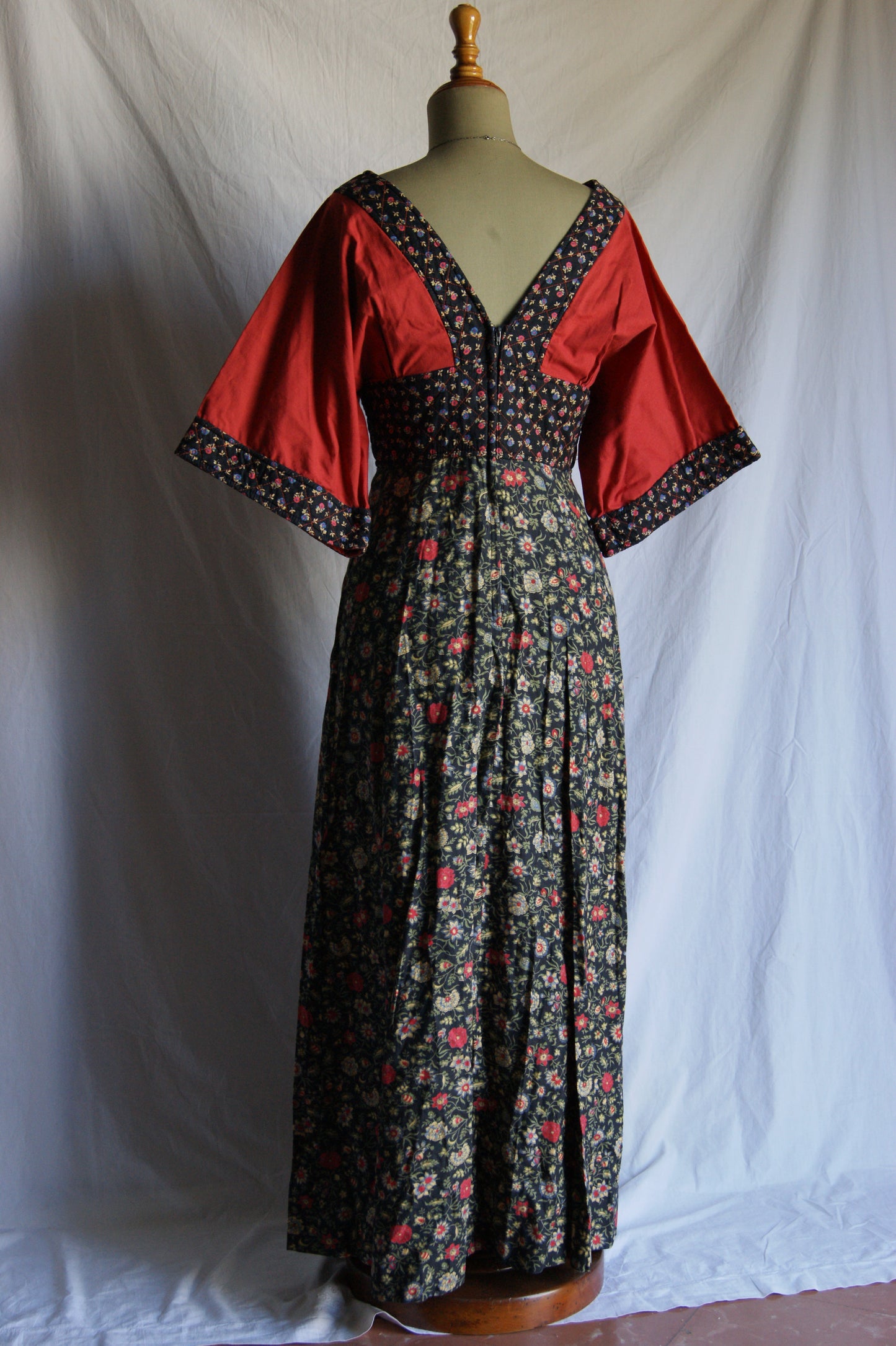 1970s Shubette of London Quilted Maxi Kimono Dress - M