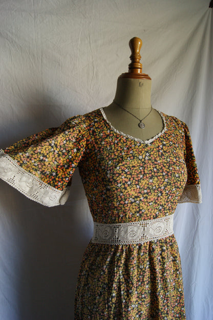 1970s Hand-Sewn Prairie Dress with Hand-Crocheted Details - S/M