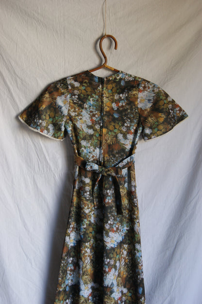 1970s Hand-Sewn Prairie Dress in Nature's Garden Print Syntethic Fabric - XS
