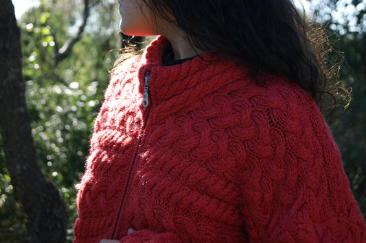 1990s Irish Merino Wool Cable Knit Zip Cardigan in Cranberry Red - L