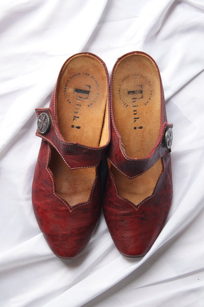 RESERVED for Hannah - Vintage Think! Oxblood Leather Scalloped Mules - EU38 US7.5