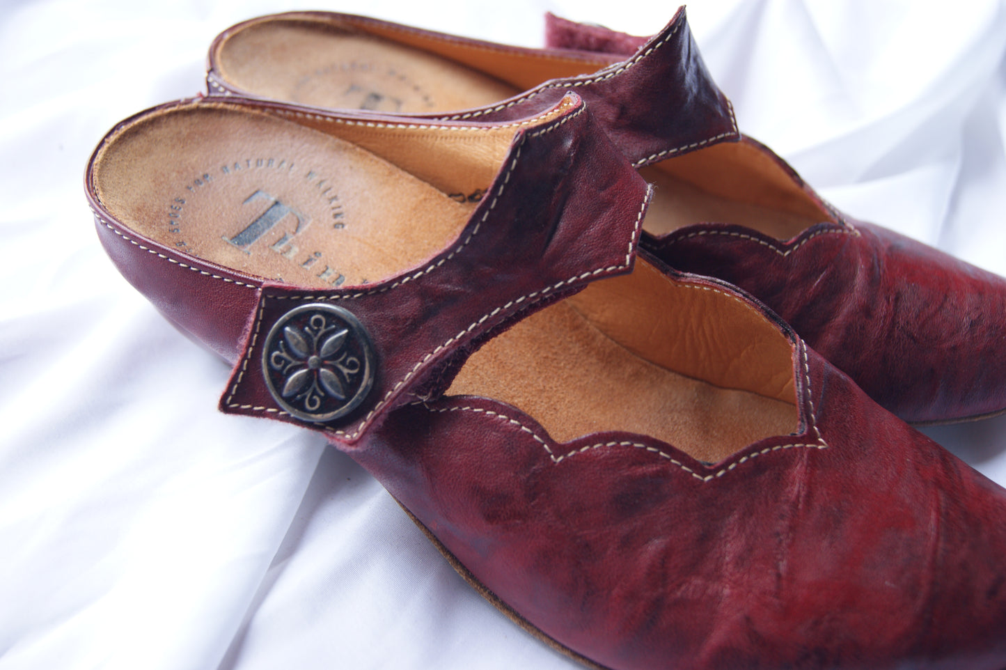 RESERVED for Hannah - Vintage Think! Oxblood Leather Scalloped Mules - EU38 US7.5