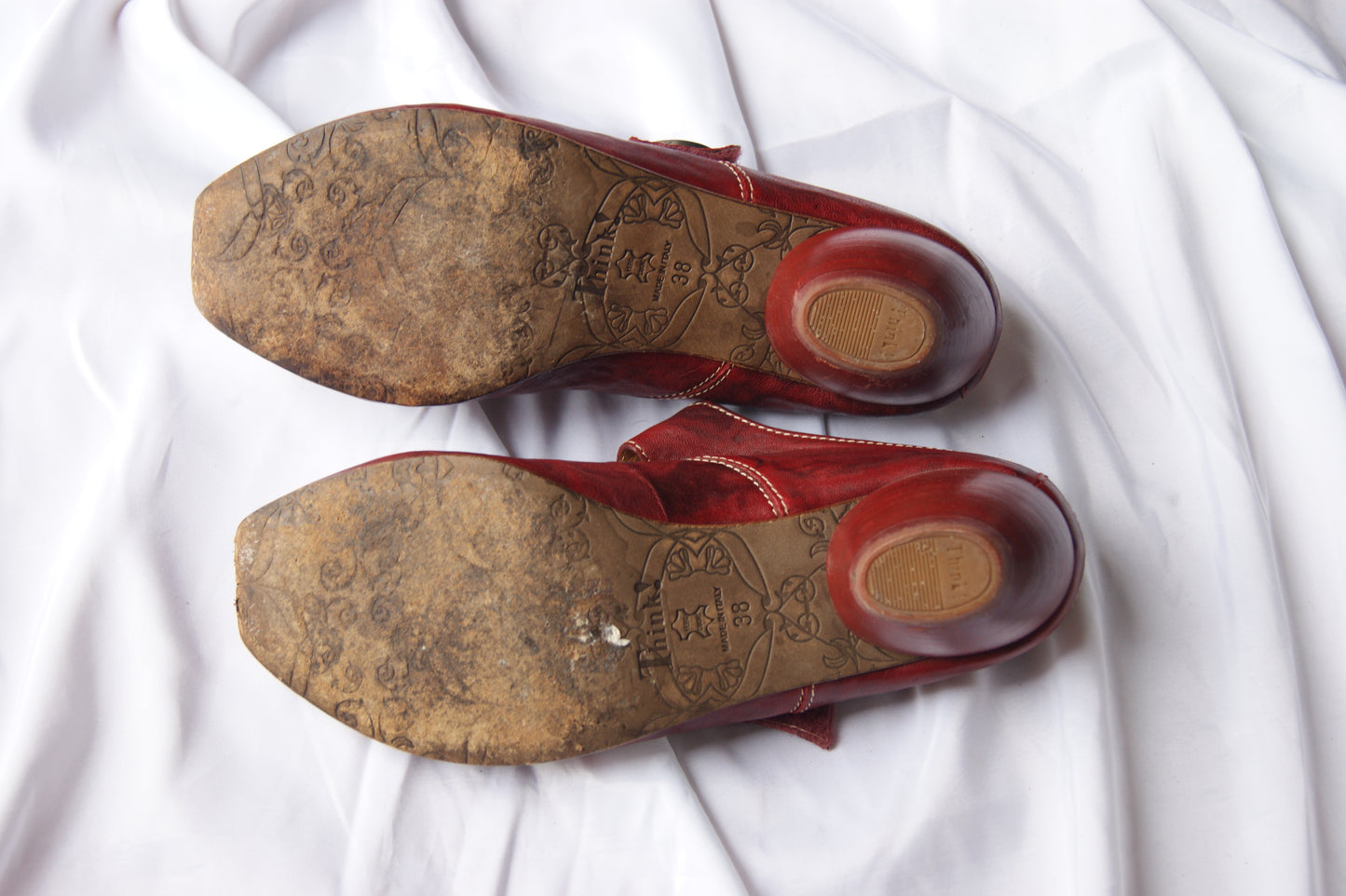 RESERVED for Hannah - Vintage Think! Oxblood Leather Scalloped Mules - EU38 US7.5