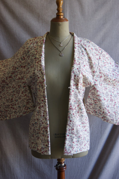 1970s Japanese Floral Ivory Hand-Crafted Haori Kimono Jacket