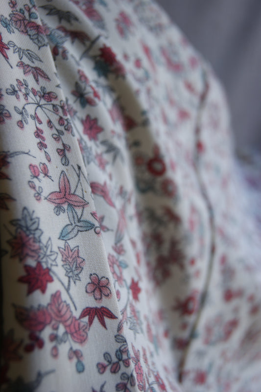 1970s Japanese Floral Ivory Hand-Crafted Haori Kimono Jacket
