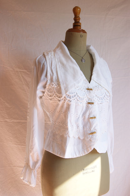 1980s Cotton Blouse with Lace Collar and Eyelet Details - M
