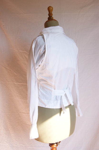 1980s Cotton Blouse with Lace Collar and Eyelet Details - M