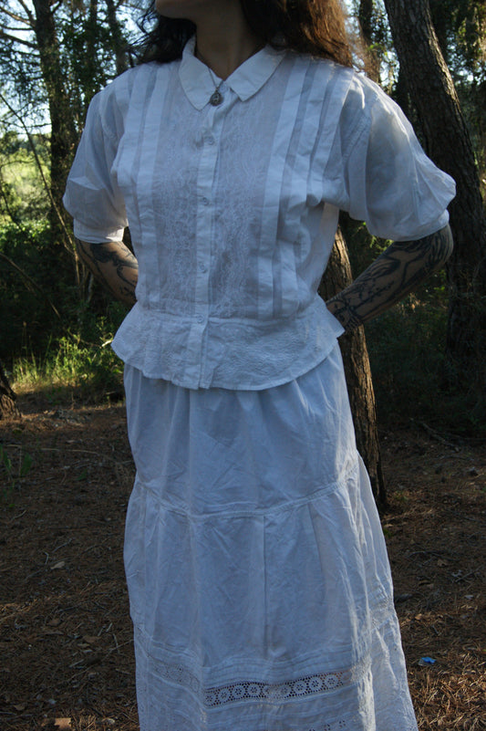 1970s Embroidered Cotton Blouse with Floral Motif - M