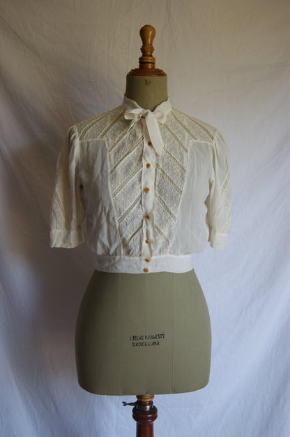 1970s Chevron Lace Victorian-Inspired Crop Blouse with Ribbon Tie - S/M