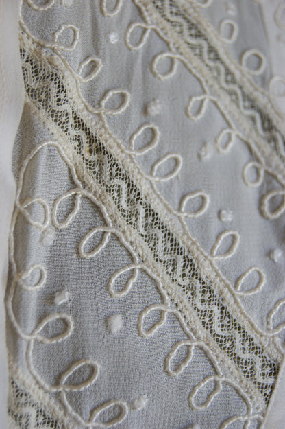 1970s Chevron Lace Victorian-Inspired Crop Blouse with Ribbon Tie - S/M