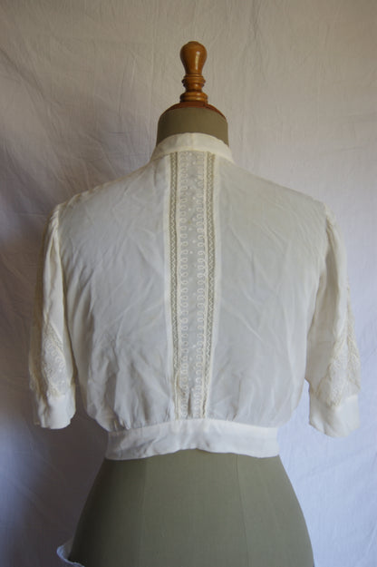 1970s Chevron Lace Victorian-Inspired Crop Blouse with Ribbon Tie - S/M