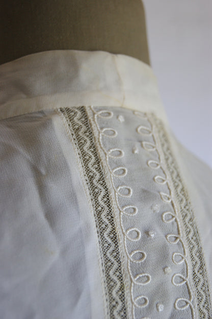 1970s Chevron Lace Victorian-Inspired Crop Blouse with Ribbon Tie - S/M