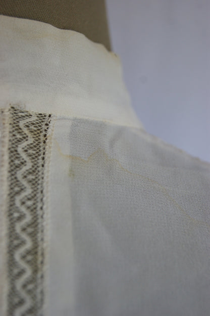 1970s Chevron Lace Victorian-Inspired Crop Blouse with Ribbon Tie - S/M