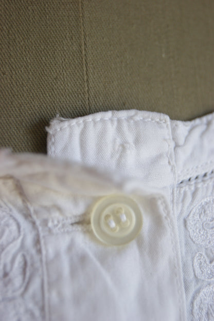 1980s White Cotton Peasant Blouse with Intricate Embroidered Trim - M/L