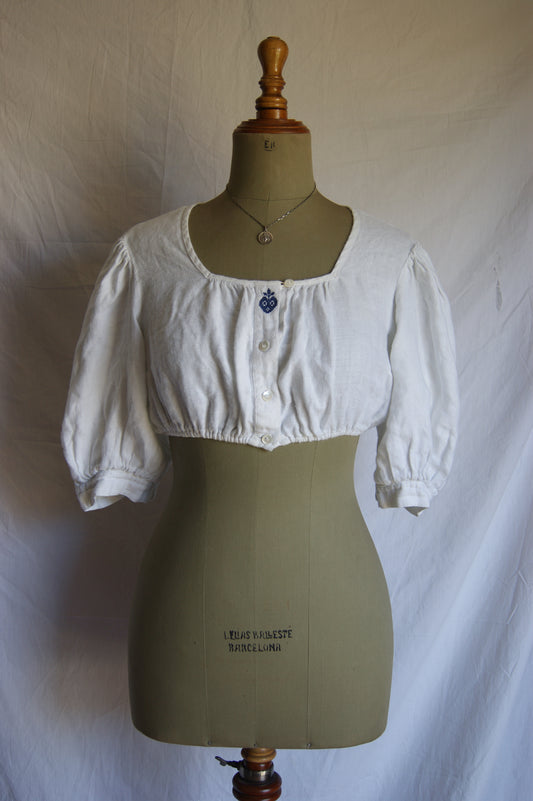 1970s Hand-Embroidered Folk Cotton Crop Blouse with Gathered Sleeves - S/M