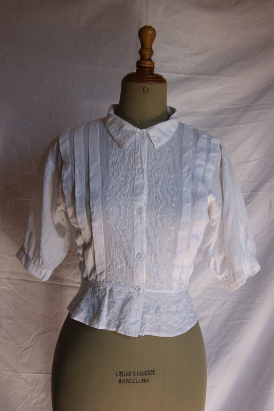 1970s Embroidered Cotton Blouse with Floral Motif - M