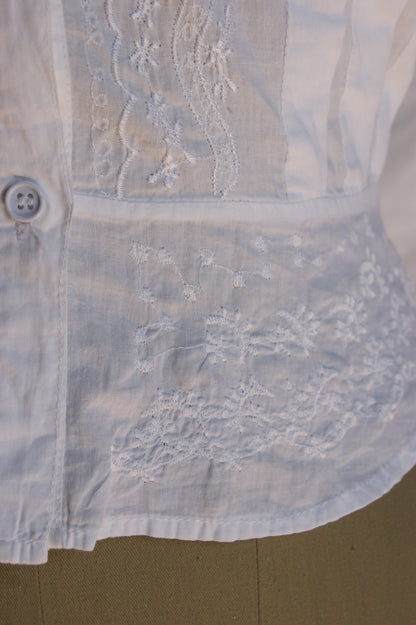 1970s Embroidered Cotton Blouse with Floral Motif - M